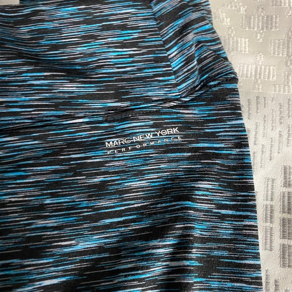 Athletic leggings - Picture 2 of 3